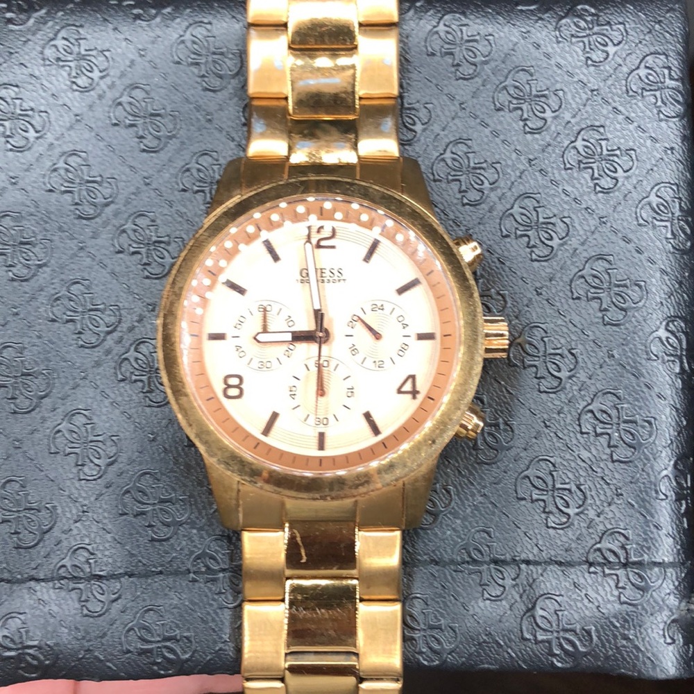 GUESS Watch - Picture 1 of 1